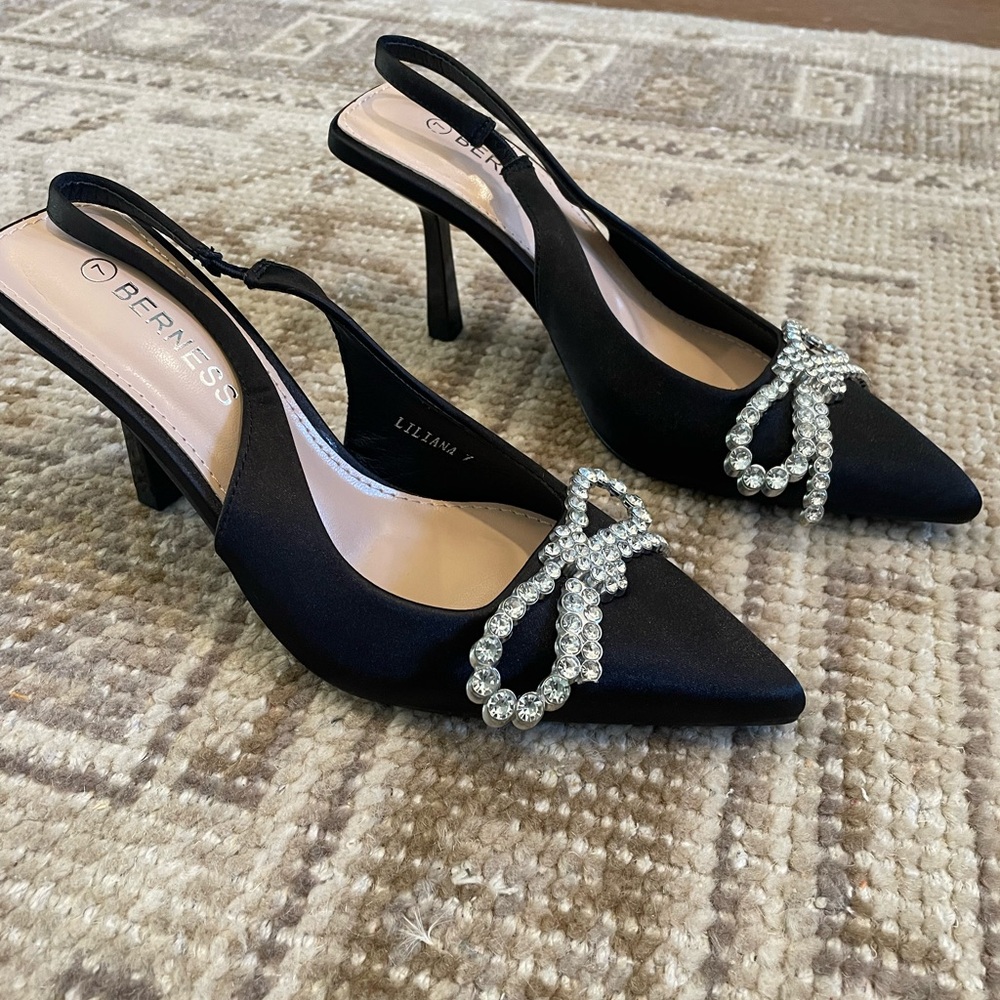 Berness Black sling back pump with beautiful Rhinestone bow embellishment